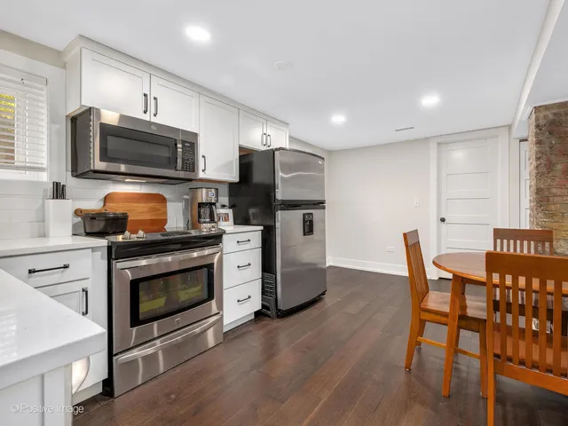 $1,800 | 34 North Waiola Avenue, Unit 1, La Grange, IL 60525