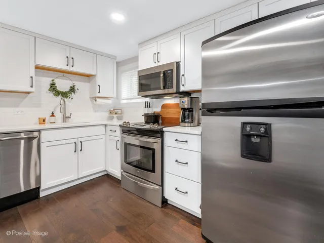 $1,800 | 34 North Waiola Avenue, Unit 1, La Grange, IL 60525