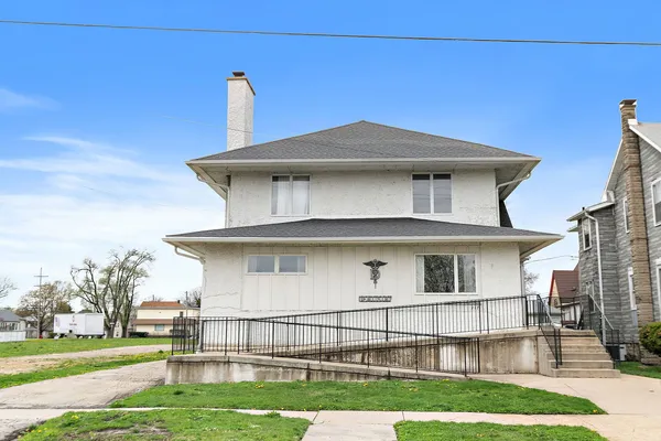 $279,000 | 217 South 3rd Street, DeKalb, IL 60115
