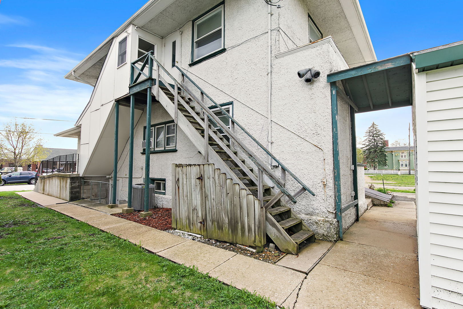 217 South 3rd Street DeKalb, IL 60115 - Photo 20 of 20 a view of entryway with a small yard