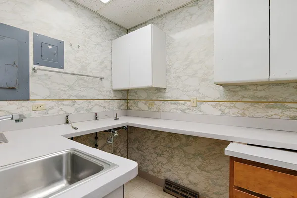 $279,000 | 217 South 3rd Street, DeKalb, IL 60115