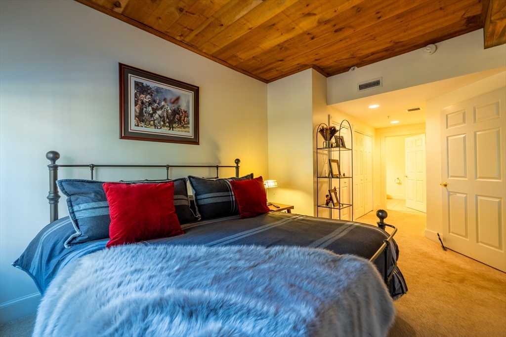 7 Chester Road, Unit 212 Derry, NH 03038 - Photo 15 of 33