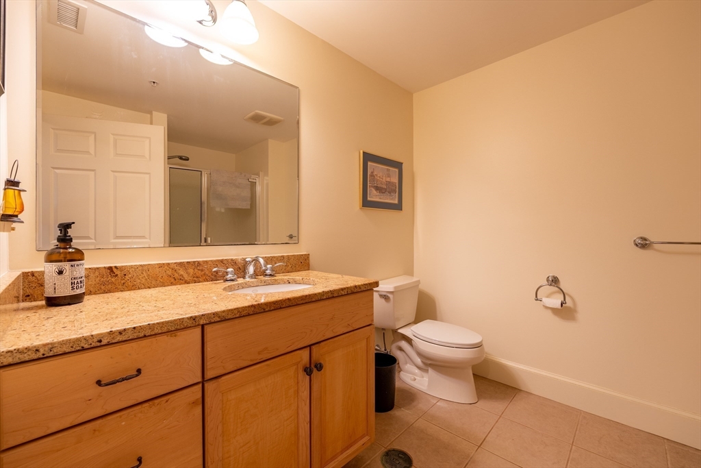 7 Chester Road, Unit 212 Derry, NH 03038 - Photo 18 of 33