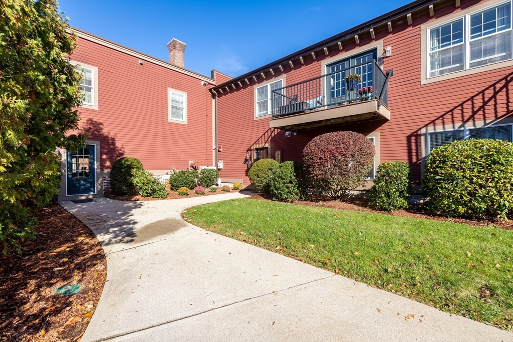 7 Chester Road, Unit 212 Derry, NH 03038 - Photo 25 of 33