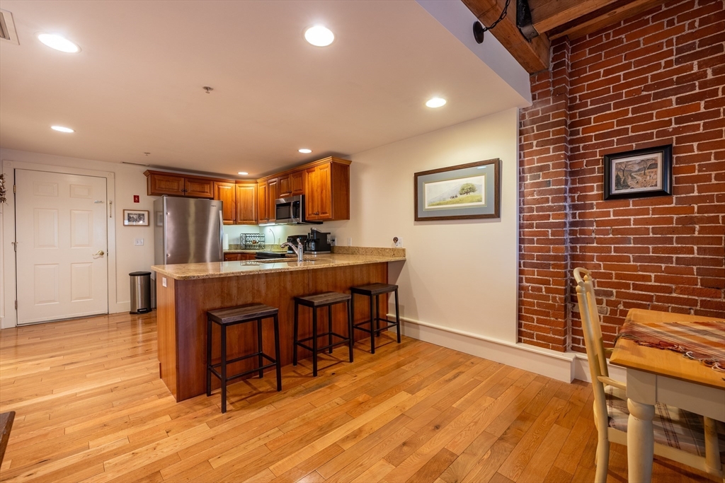 7 Chester Road, Unit 212 Derry, NH 03038 - Photo 5 of 33