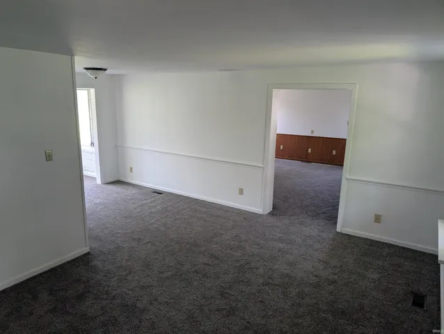 $227,500 | 3305 West Petty Road, Muncie, IN 47304