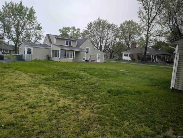 $227,500 | 3305 West Petty Road, Muncie, IN 47304