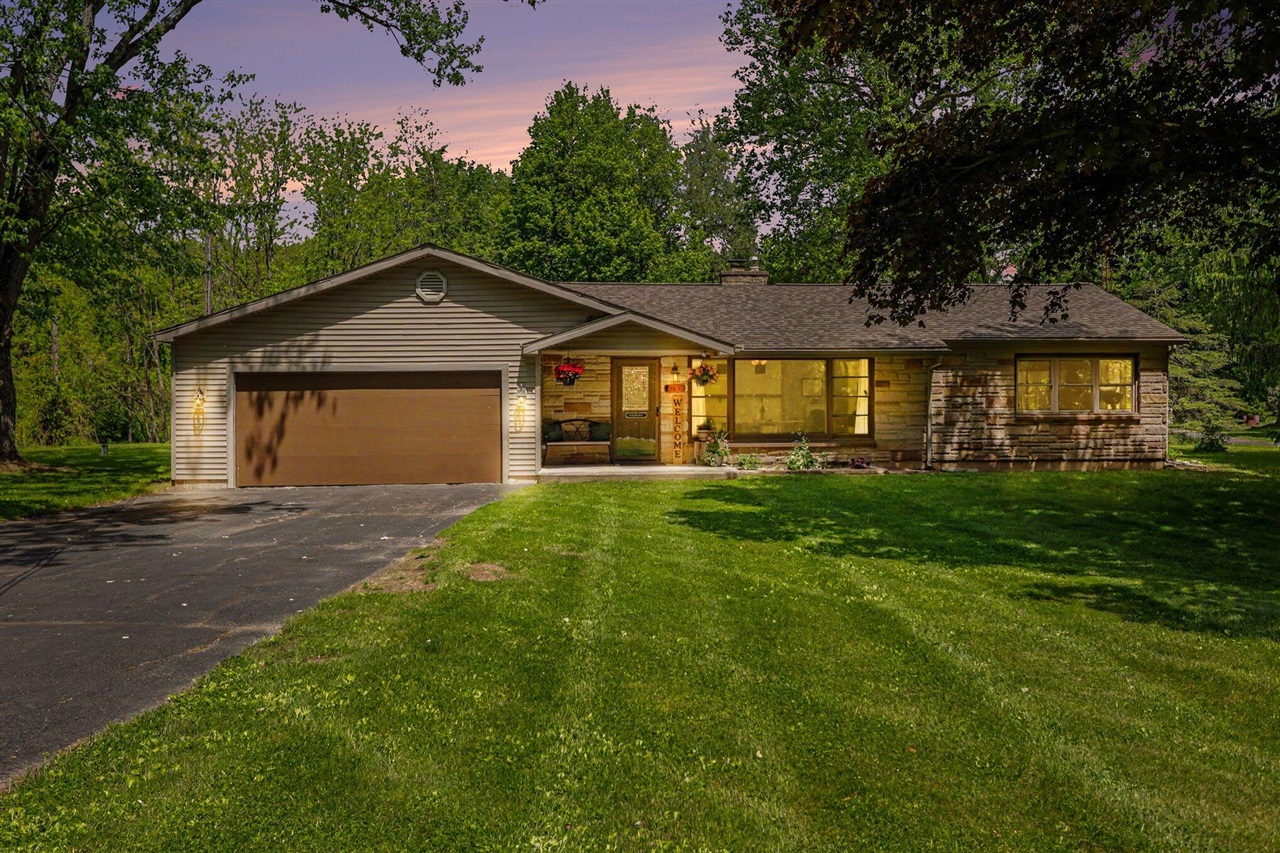 735 Lyon Lake Road Marshall, MI 49068 - Photo 1 of 25