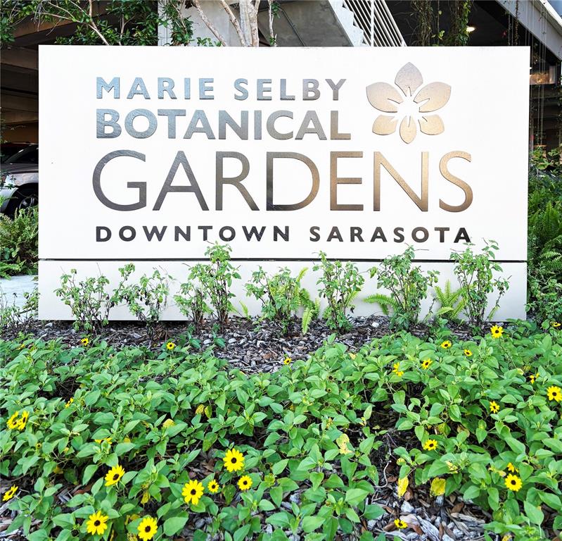 1744 10th Street Sarasota, FL 34236 - Photo 29 of 32 a sign broad on the side of the wall