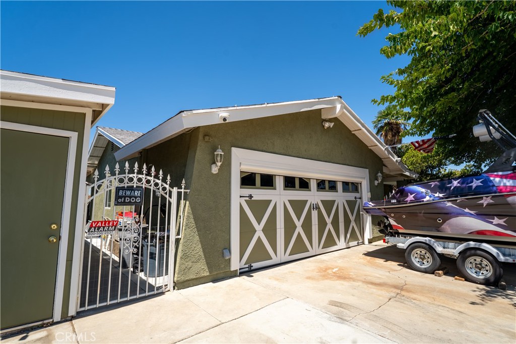 2501 East Avenue R4 Palmdale, CA 93550 - Photo 3 of 40 Front of Garage