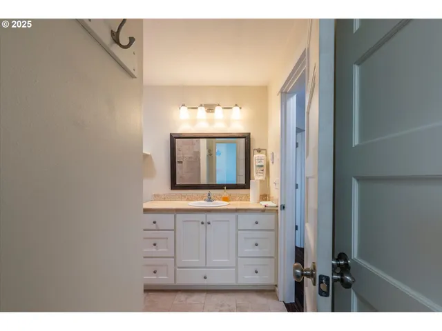 a bathroom with a toilet