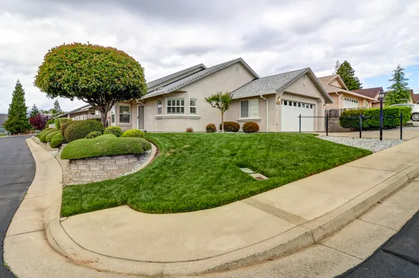 $418,000 | 1102 Golden Gate Trail, Redding, CA 96003