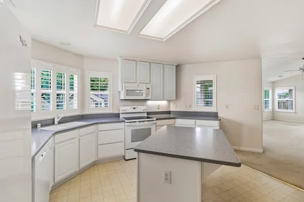 $418,000 | 1102 Golden Gate Trail, Redding, CA 96003