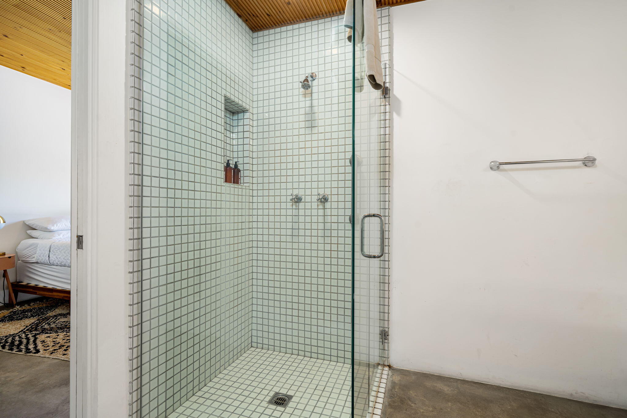 623 Desert Way Palm Springs, CA 92264 - Photo 14 of 39 a bathroom with a shower