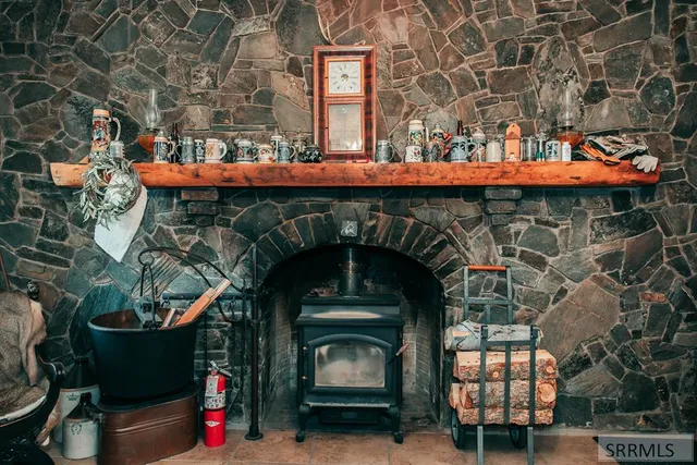 $1,100,000 | 445 Panther Creek Road, Shoup, ID 83469