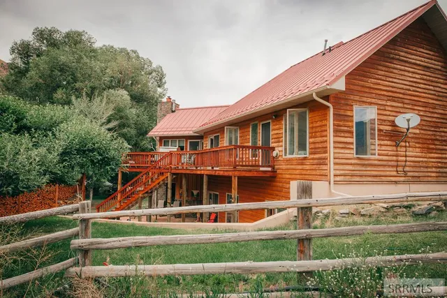 $1,100,000 | 445 Panther Creek Road, Shoup, ID 83469