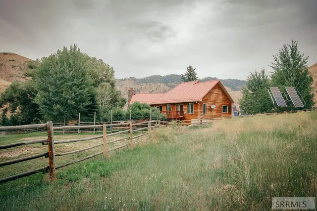 $1,100,000 | 445 Panther Creek Road, Shoup, ID 83469