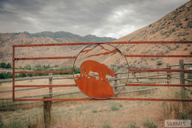 $1,100,000 | 445 Panther Creek Road, Shoup, ID 83469