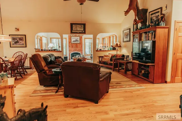 $1,100,000 | 445 Panther Creek Road, Shoup, ID 83469