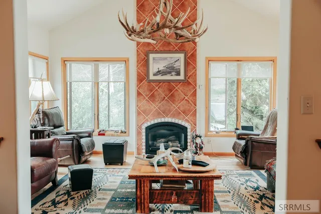 $1,100,000 | 445 Panther Creek Road, Shoup, ID 83469