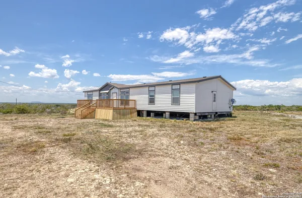 $299,900 | 3497 County Road 205, Uvalde, TX 78801