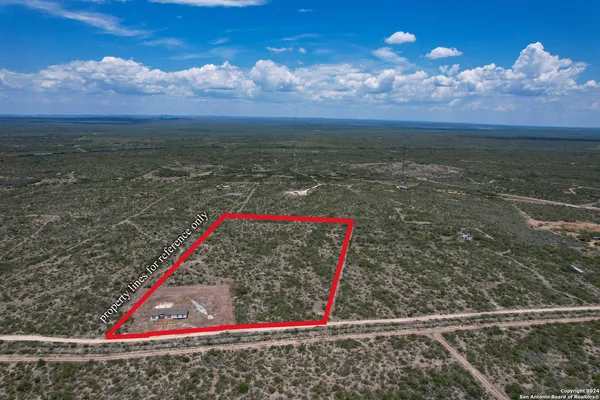 $299,900 | 3497 County Road 205, Uvalde, TX 78801