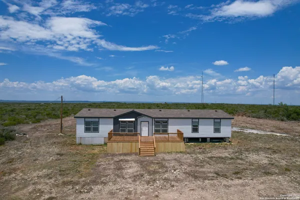 $299,900 | 3497 County Road 205, Uvalde, TX 78801
