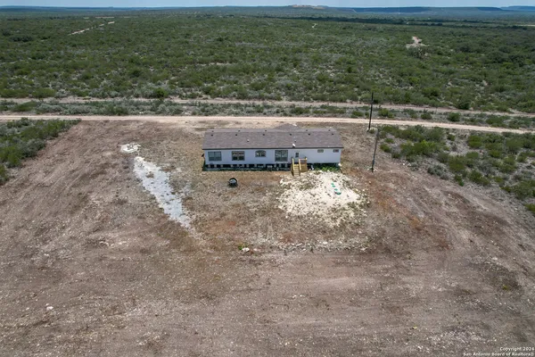 $299,900 | 3497 County Road 205, Uvalde, TX 78801
