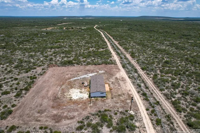 $299,900 | 3497 County Road 205, Uvalde, TX 78801