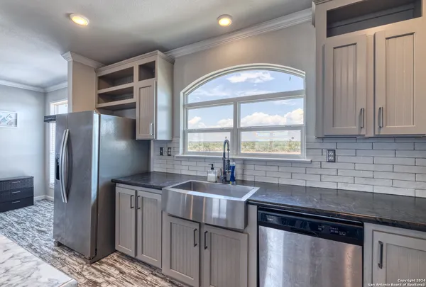 $299,900 | 3497 County Road 205, Uvalde, TX 78801