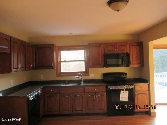 1789 Pne Rdg Drive Bushkill, PA 18324 - Photo 4 of 17