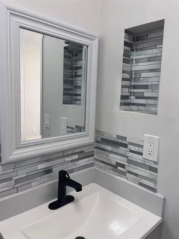 $1,395 | 3409 22nd St Court West, Unit B, Bradenton, FL 34205