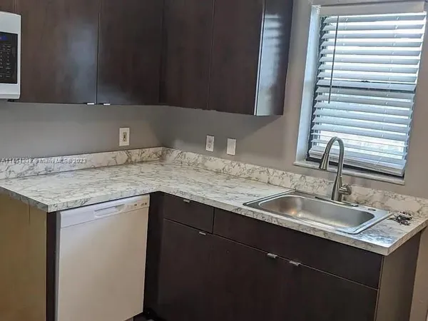 $1,500 | 617 Ixoria Avenue, Unit 2, Fort Pierce, FL 34982