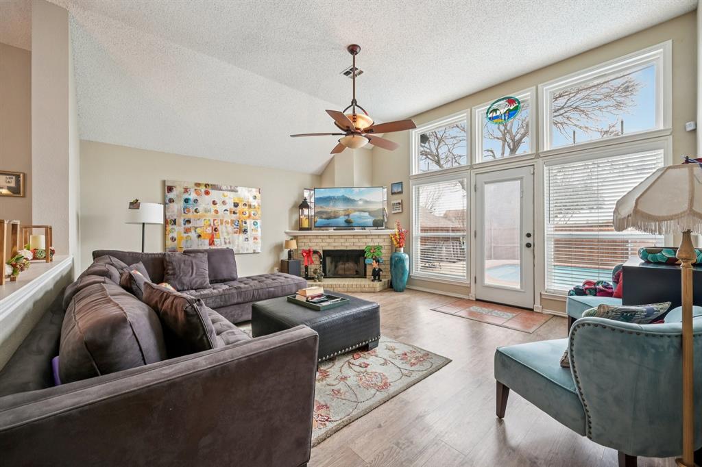 18519 Timber Oaks Drive Dallas, TX 75287 - Photo 3 of 26