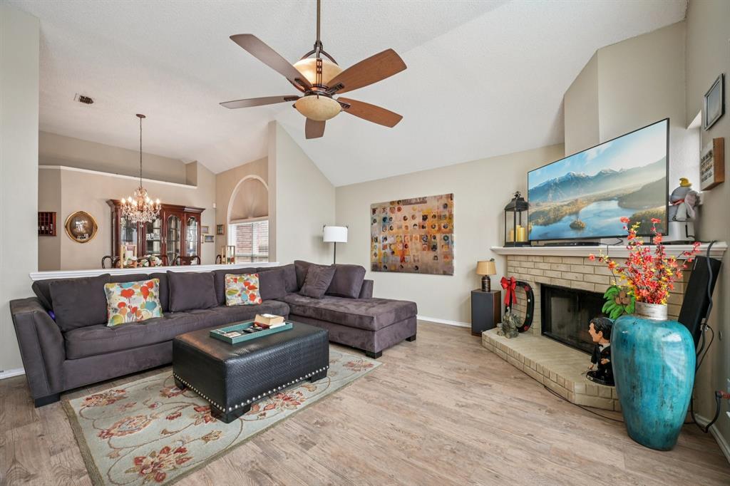 18519 Timber Oaks Drive Dallas, TX 75287 - Photo 4 of 26