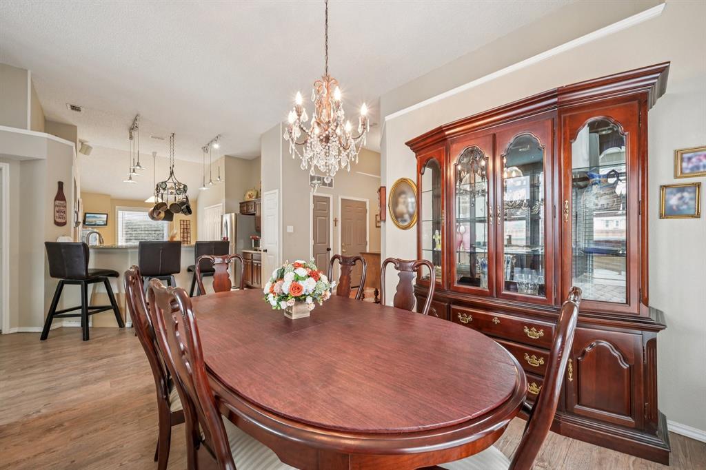 18519 Timber Oaks Drive Dallas, TX 75287 - Photo 7 of 26