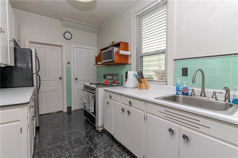 255 Chestnut Street Indiana, PA 15701 - Photo 5 of 25 Gallery Image 5