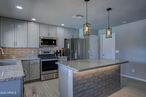 $486,000 | 18225 North 29th Drive, Phoenix, AZ 85053