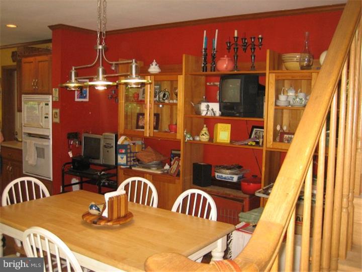 71 Yellow Meetinghouse Road Cream Ridge, NJ 08514 - Photo 6 of 25 Breakfast Room