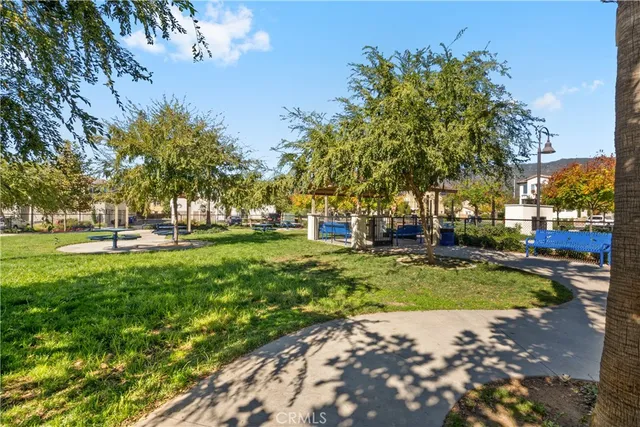 $589,000 | 5604 Altamura Way, Unit 10, Fontana, CA 92336