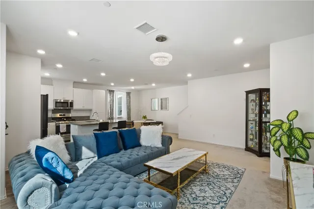 $589,000 | 5604 Altamura Way, Unit 10, Fontana, CA 92336