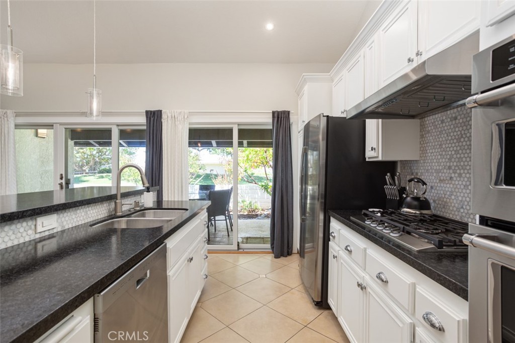 302 Esplanade Newport Beach, CA 92660 - Photo 16 of 40