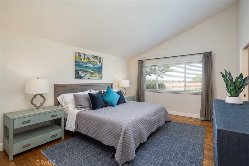 302 Esplanade Newport Beach, CA 92660 - Photo 17 of 40 Primary Bedroom