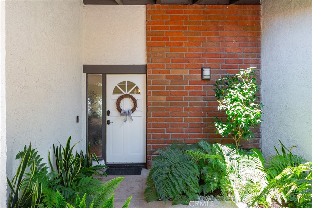 302 Esplanade Newport Beach, CA 92660 - Photo 2 of 40