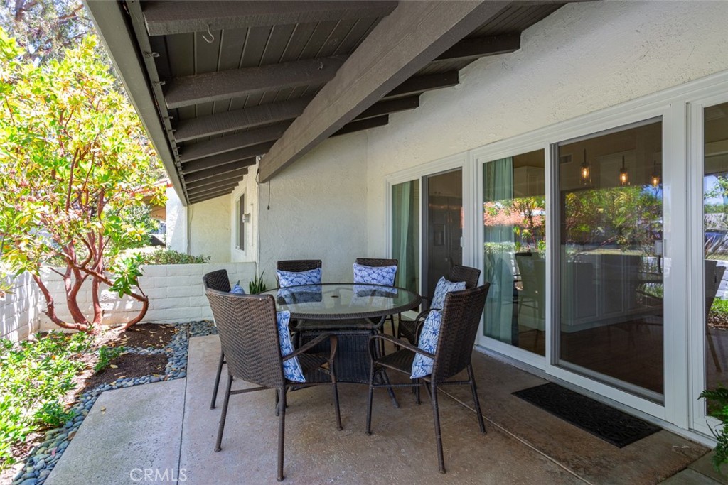 302 Esplanade Newport Beach, CA 92660 - Photo 28 of 40 Patio off kitchen