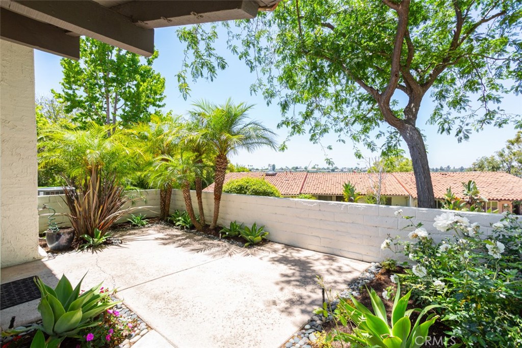 302 Esplanade Newport Beach, CA 92660 - Photo 32 of 40 Patio off Living Room