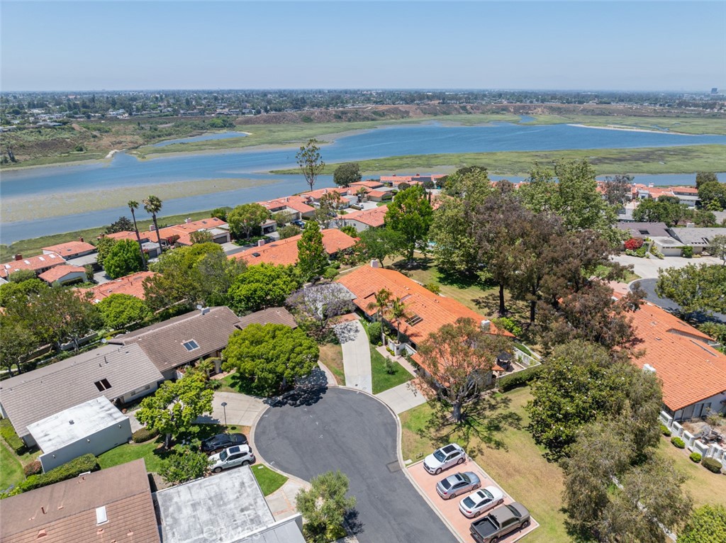 302 Esplanade Newport Beach, CA 92660 - Photo 35 of 40