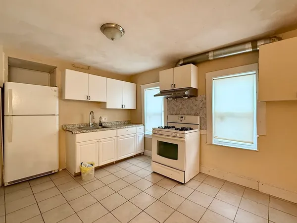$2,600 | 113-115 Elmwood Avenue, Unit 115, Quincy, MA 02170
