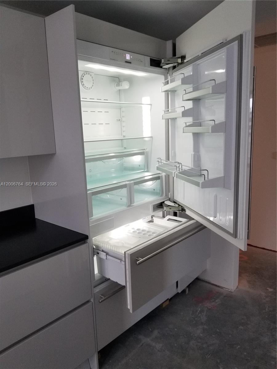 1010 Brickell Avenue, Unit 3205 Miami, FL 33131 - Photo 11 of 35 luxury appliances