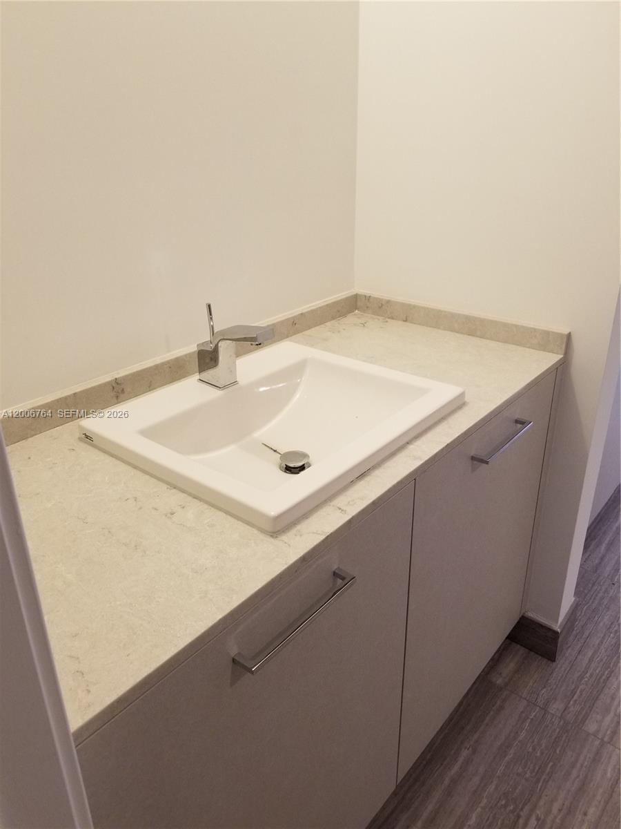1010 Brickell Avenue, Unit 3205 Miami, FL 33131 - Photo 20 of 35